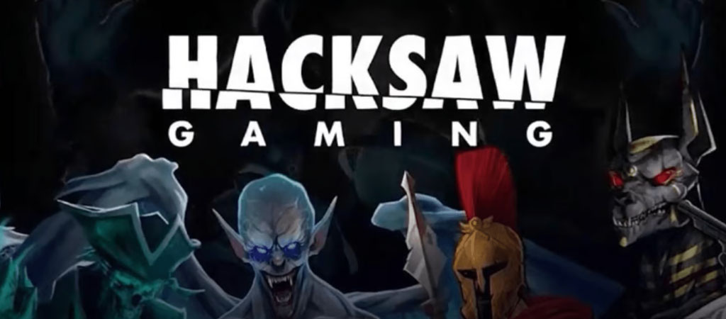 Hacksaw Gaming logó sötét háttéren, karakterekkel horror, fantasy és mitológiai témájú kaszinójátékokból.